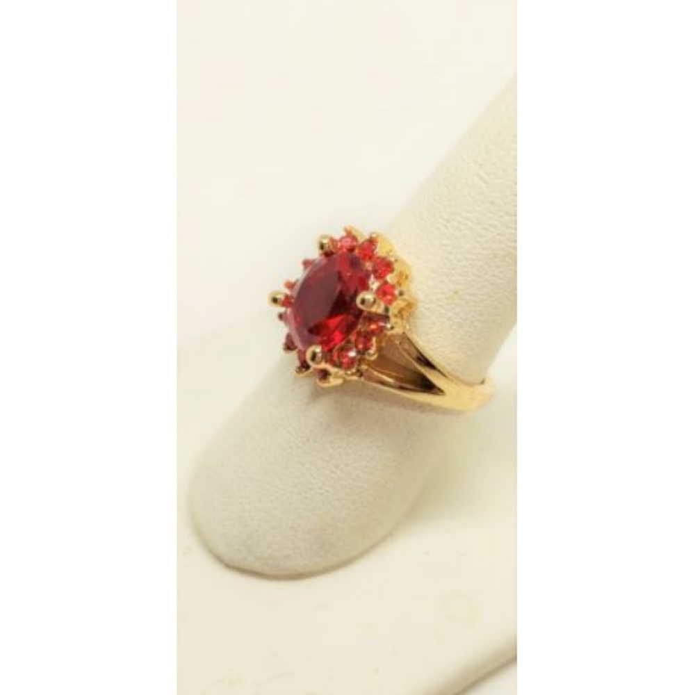 Red Rhinestone Ring Size 7 - Picture 2 of 5